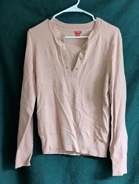 GUESS Women's Blush Pink V-Neck Button-Trim Sweater